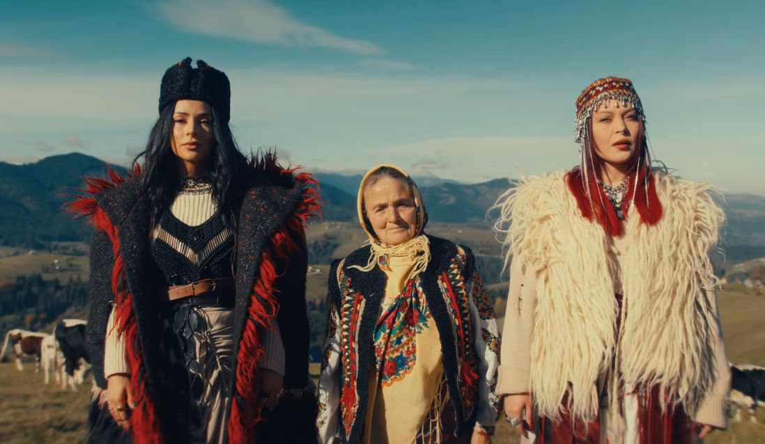 Злата Огневич и Юля Юрина сняли клип в Карпатах: премьера «Беньки-бубеньки»