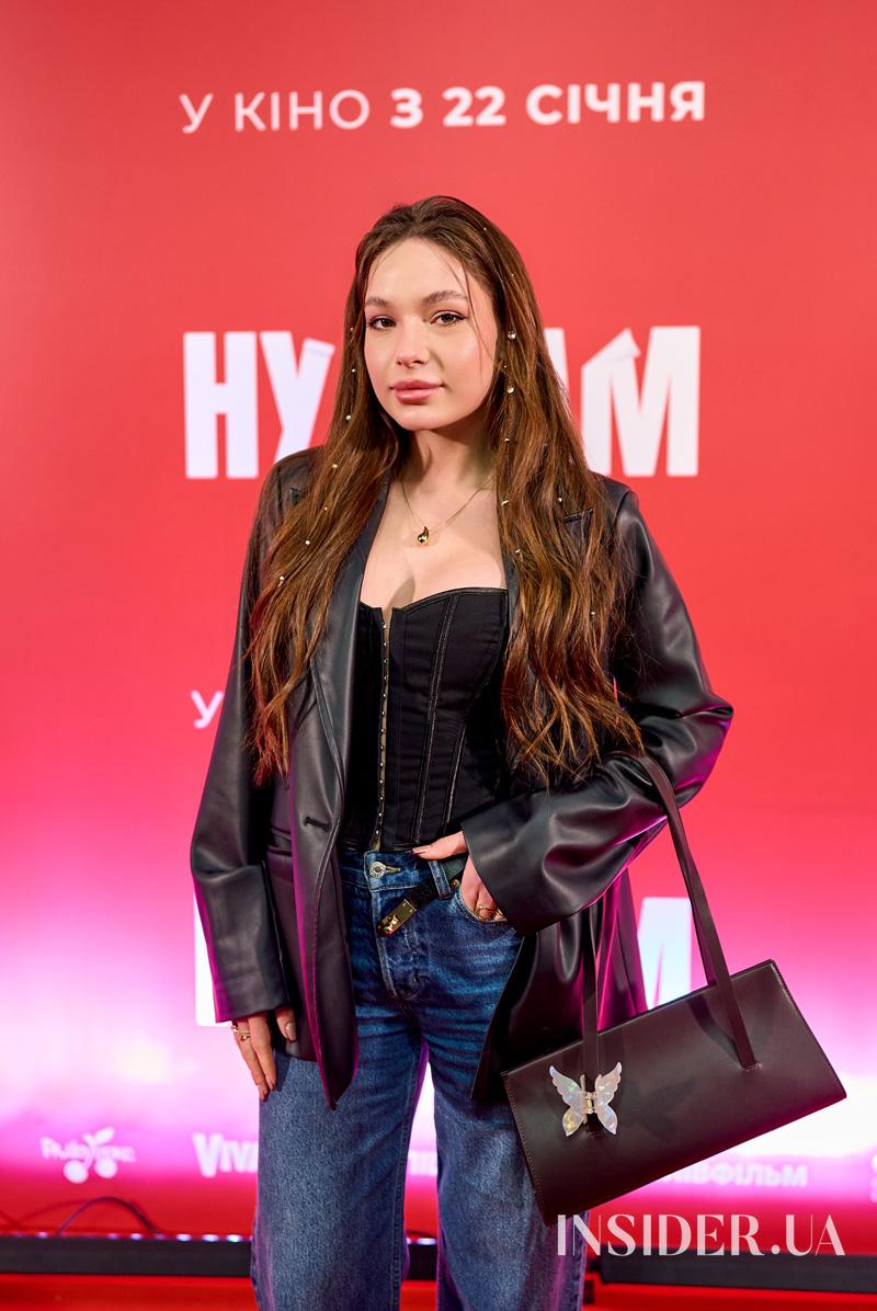 Вера Брежнева, Маша Ефросинина и другие на премьере фильма «НУ МАМ»