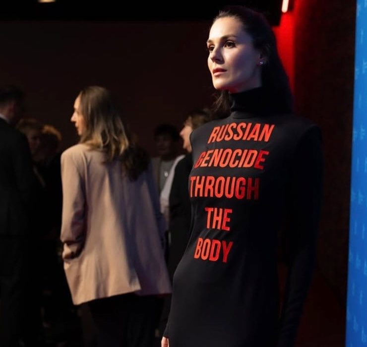 Образ дня: перформанс Маши Ефросининой на Берлинском кинофестивале