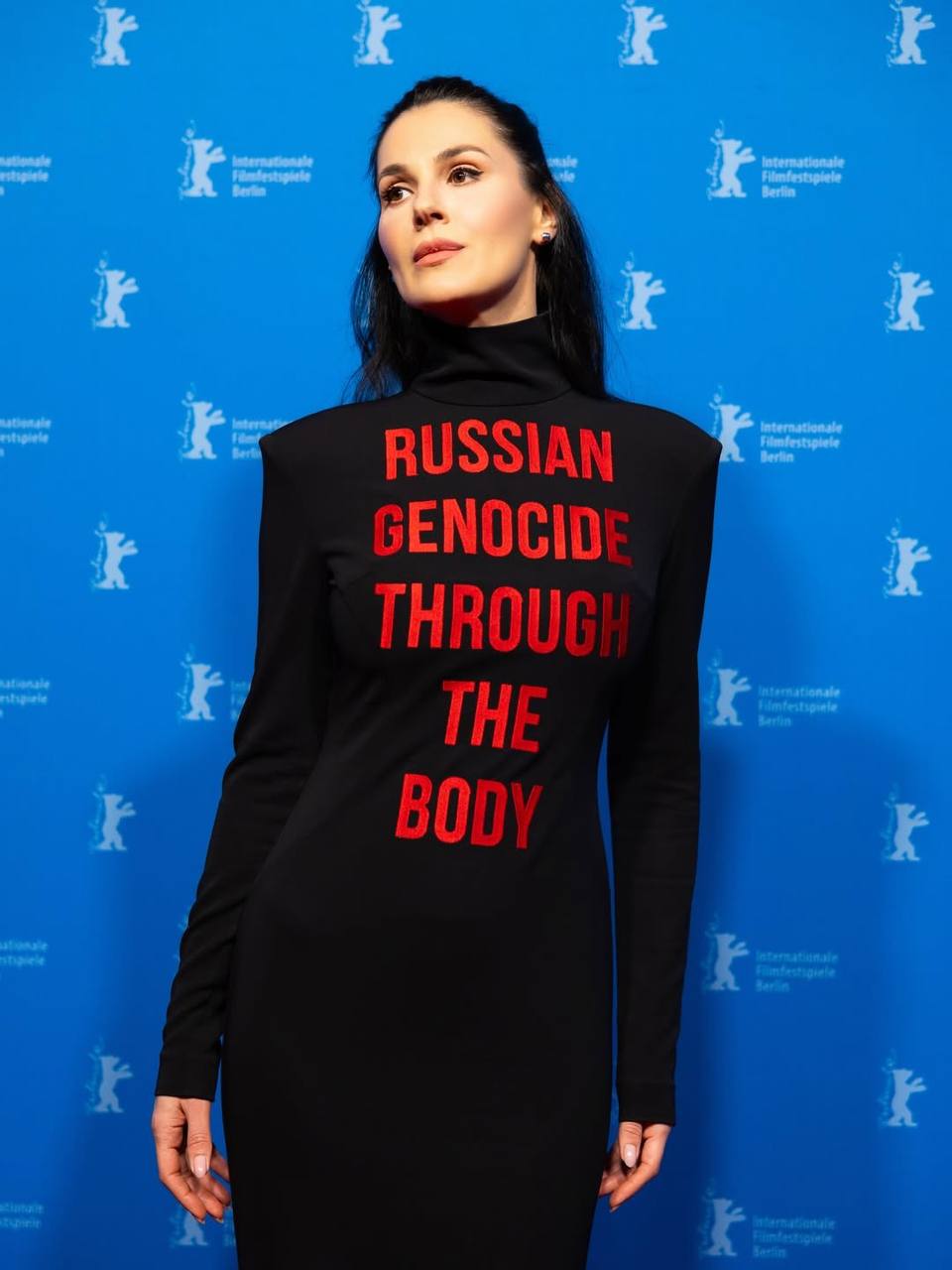 Образ дня: перформанс Маші Єфросиніної на Берлінському кінофестивалі