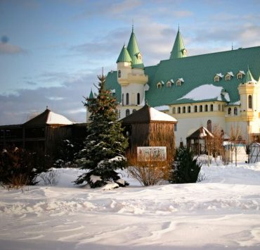 Як зоопарк «XII Місяців» пережив морози та готується до нового сезону