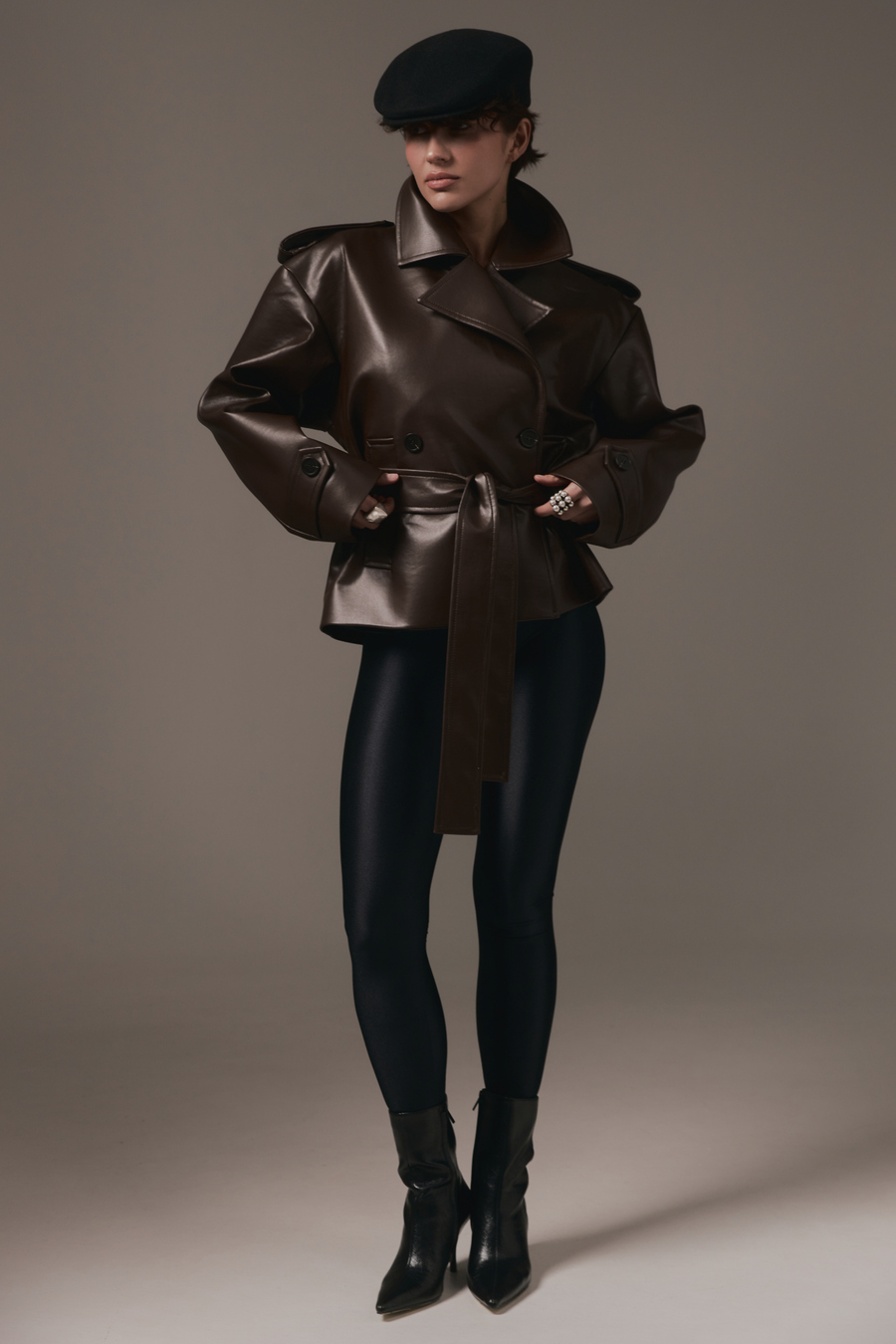 Дослідження жіночої сутності в новій колекції STIMMA