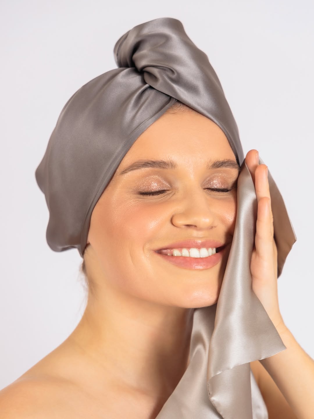 Любов до себе: 12 подарунків, які не потребують приводу