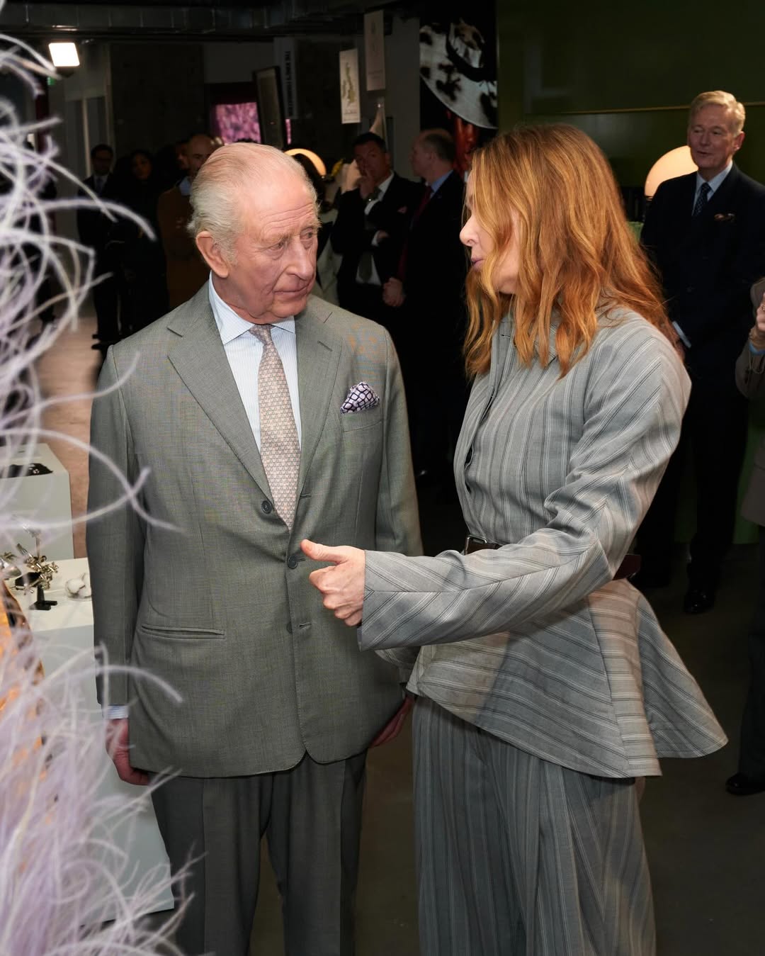 Король Карл III уперше відвідав модний показ – на тлі арешту брата