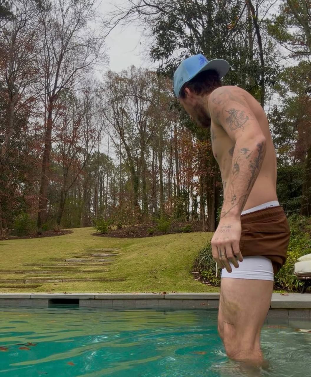 На тлі конфлікту: Бруклін Бекхем видалив татуювання на честь батька