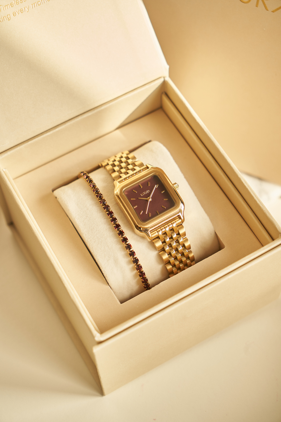 Любов до себе: 12 подарунків, які не потребують приводу