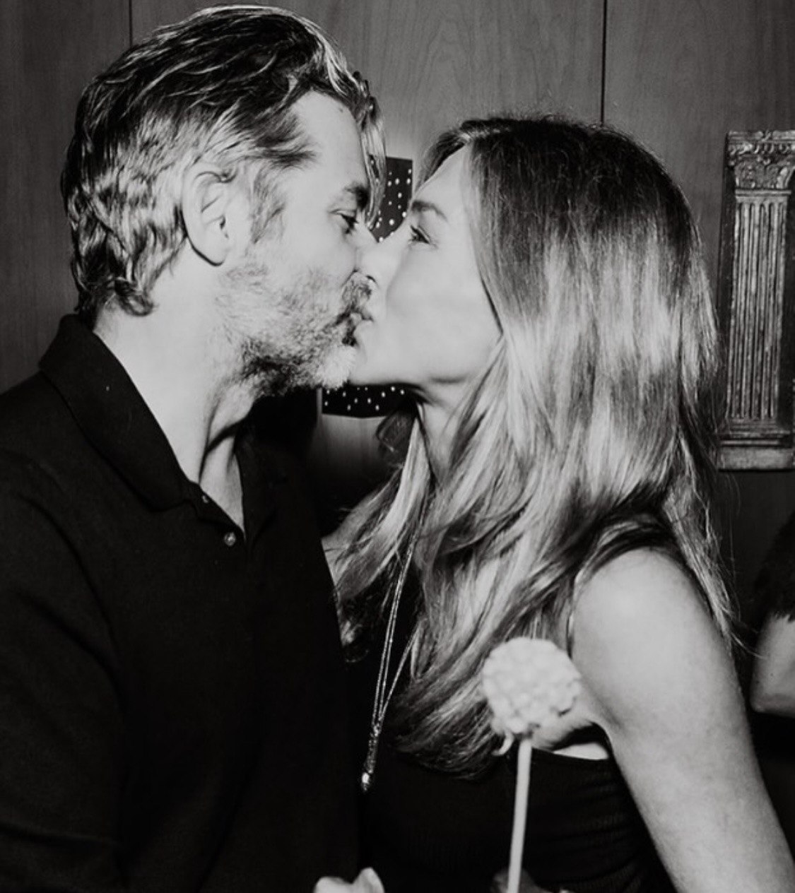 Бойфренд Дженніфер Еністон показав романтичні світлини з акторкою