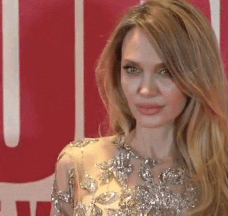 Образ дня: Анджелина Джоли на премьере фильма &laquo;Кутюр&raquo; в Париже