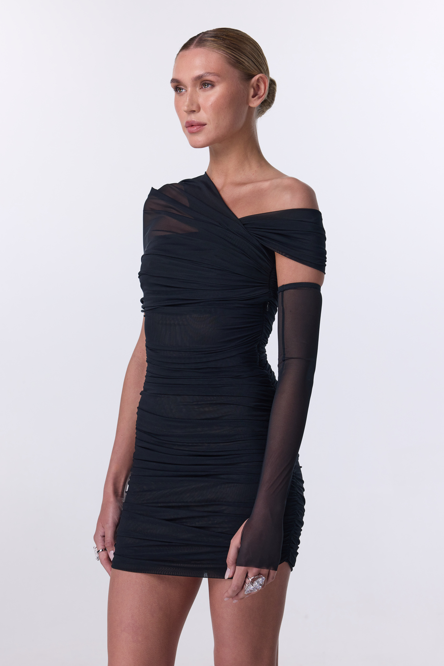 Гра контрастів у весняній колекції BAZHANE