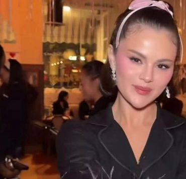 Носії: Селена Гомес у піжамі SLEEPER на івенті Rare Beauty