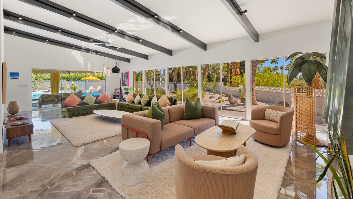 Колишній будинок Мерилін Монро виставили на продаж: розглядаємо інтер’єр