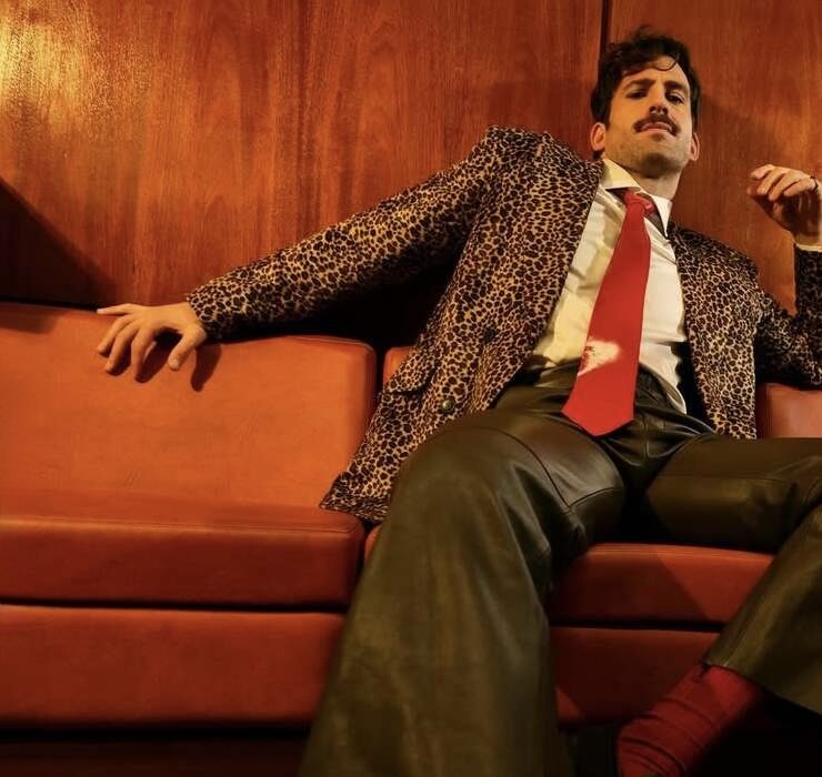 Помічено: Діно Фетчер у штанах Kulakovsky на обкладинці глянцю