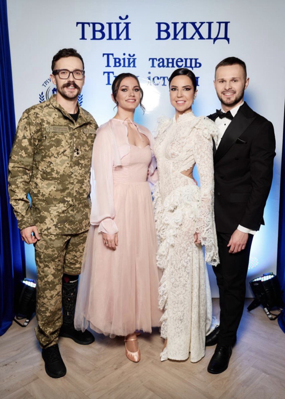 Тріумф духу та грація танцю: як ветерани на протезах підкорювали паркет у Києві