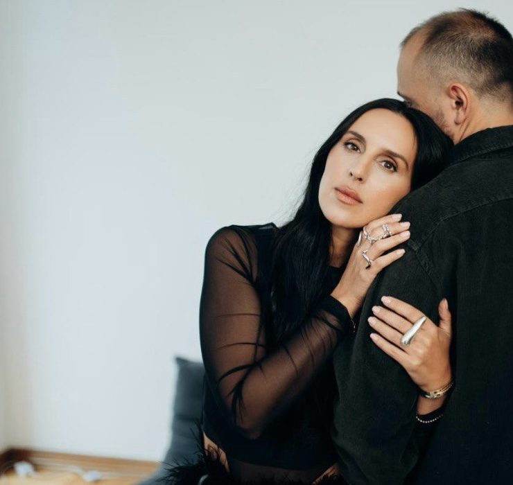 До Дня закоханих: Jamala зібрала зіркові пари у кліпі &laquo;Обіймай&raquo;
