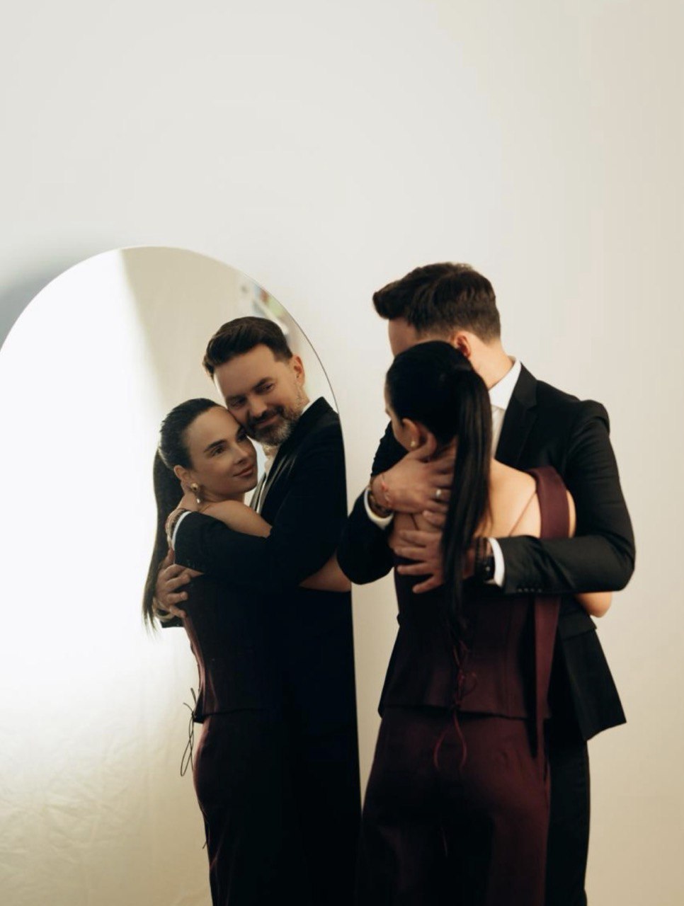 До Дня закоханих: Jamala зібрала зіркові пари у кліпі «Обіймай»