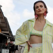 Яскраві фарби і ексцентричні деталі в новій колекції SAYYA AW’21 / 22