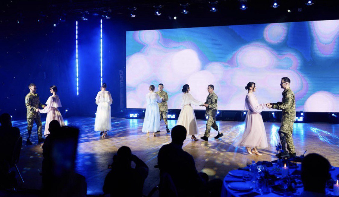 Тріумф духу та грація танцю: як ветерани на протезах підкорювали паркет у Києві