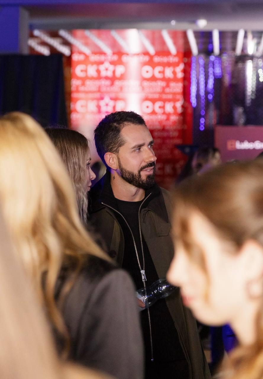 Ольга Сумська, Євген Синельников та інші зіркові гості прем&rsquo;єри фільму &laquo;Скамер&raquo;