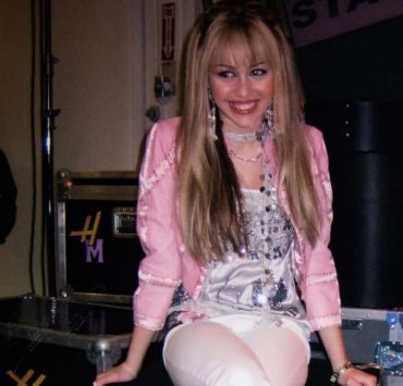 Уперше за 15 років: Майлі Сайрус з&rsquo;явилася в образі Ханни Монтани