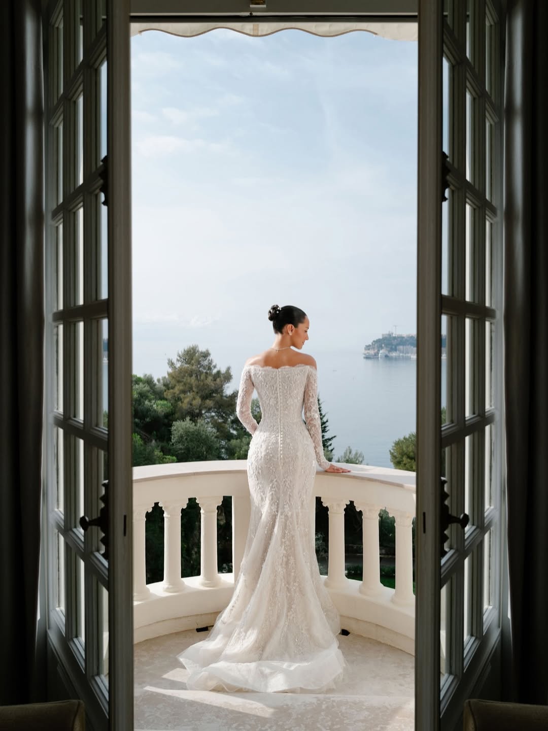 Звезда &laquo;Формулы-1&raquo;  Шарль Леклер женился: рассматриваем фото