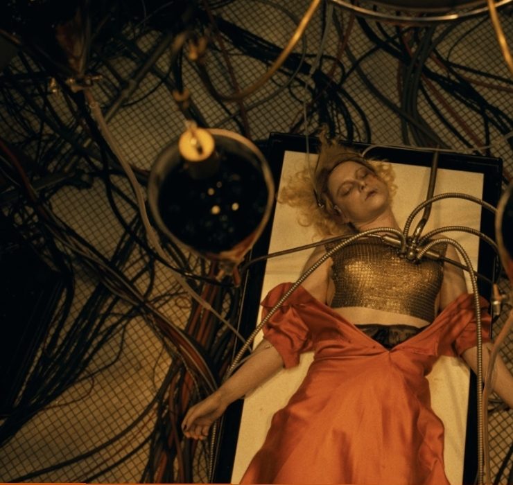 Другий шанс на життя: рецензія на нову стрічку Меггі Джилленгол &laquo;Наречена!&raquo;