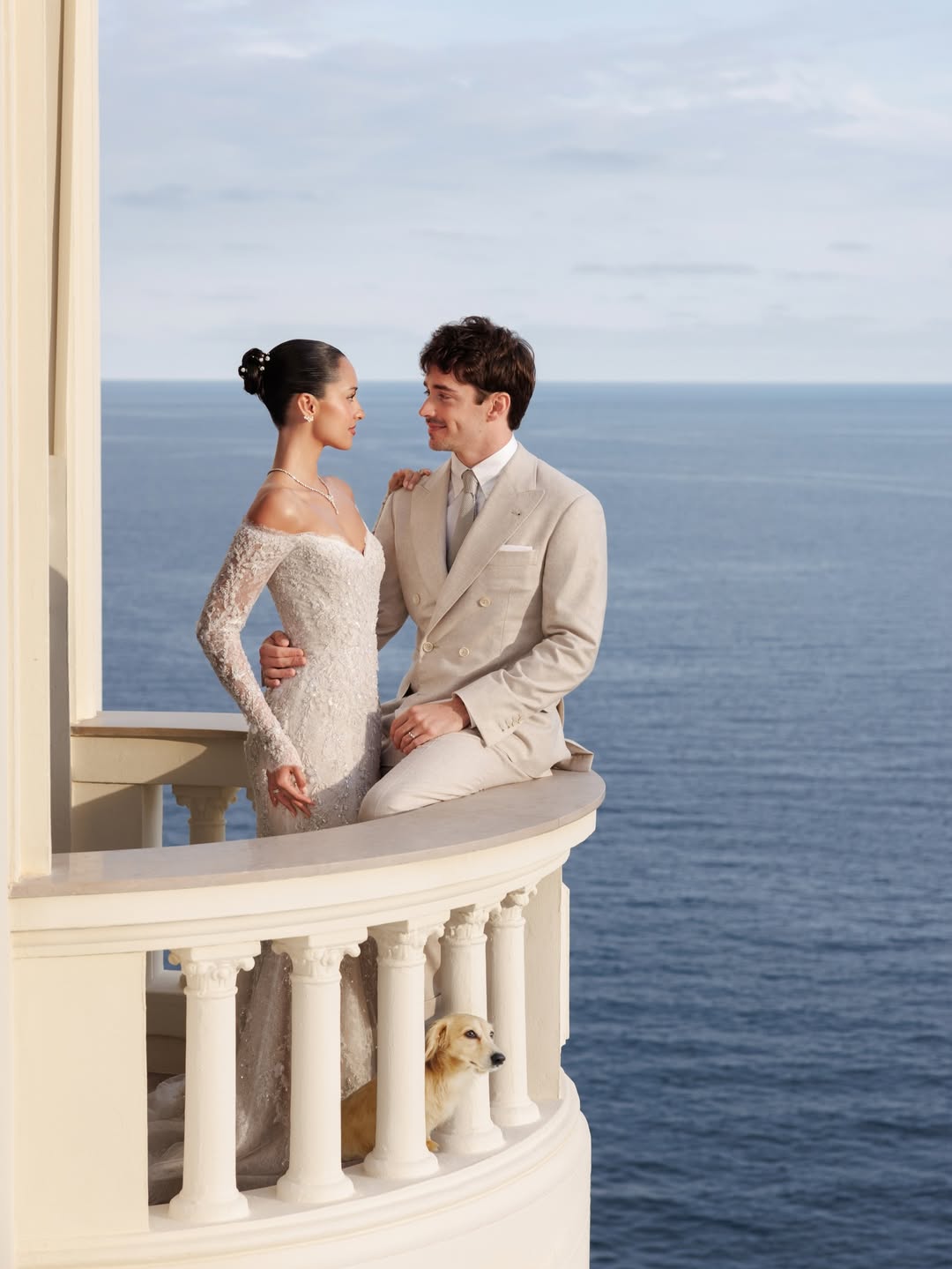 Звезда &laquo;Формулы-1&raquo;  Шарль Леклер женился: рассматриваем фото