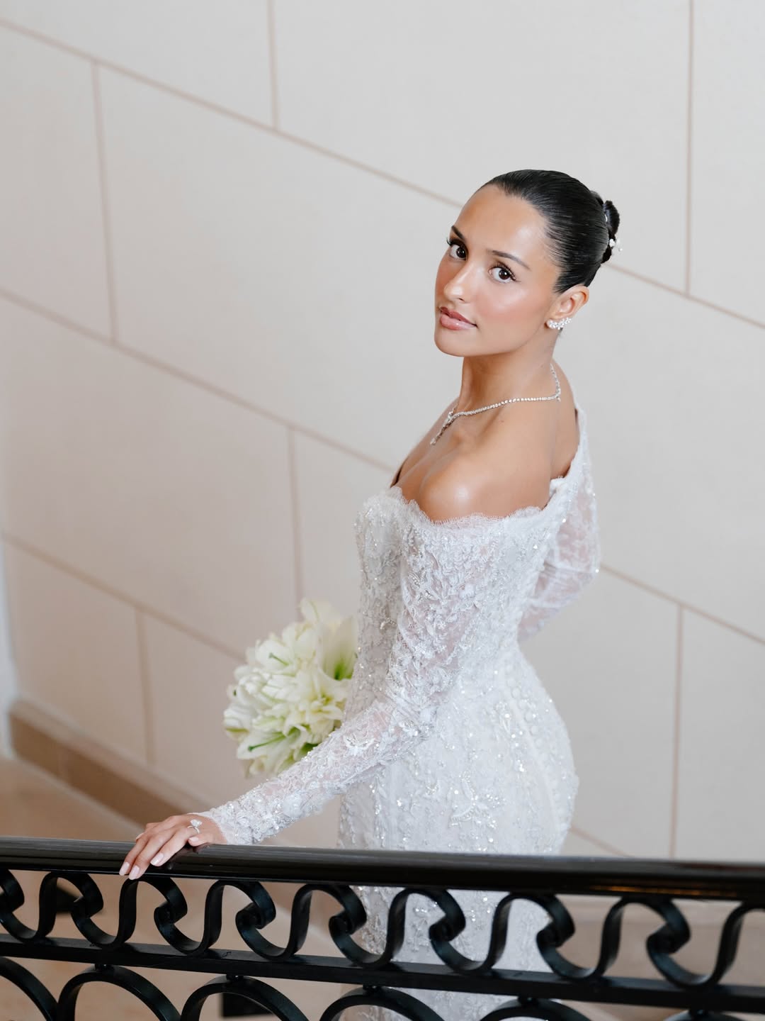 Звезда &laquo;Формулы-1&raquo;  Шарль Леклер женился: рассматриваем фото