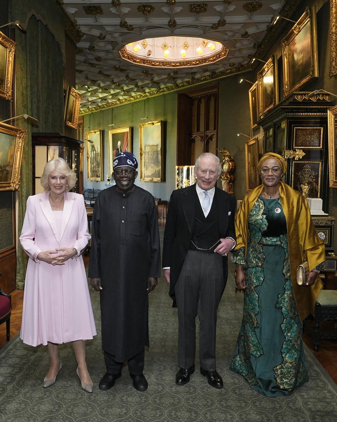 Принц и принцесса Уэльские на банкете в честь визита президента Нигерии