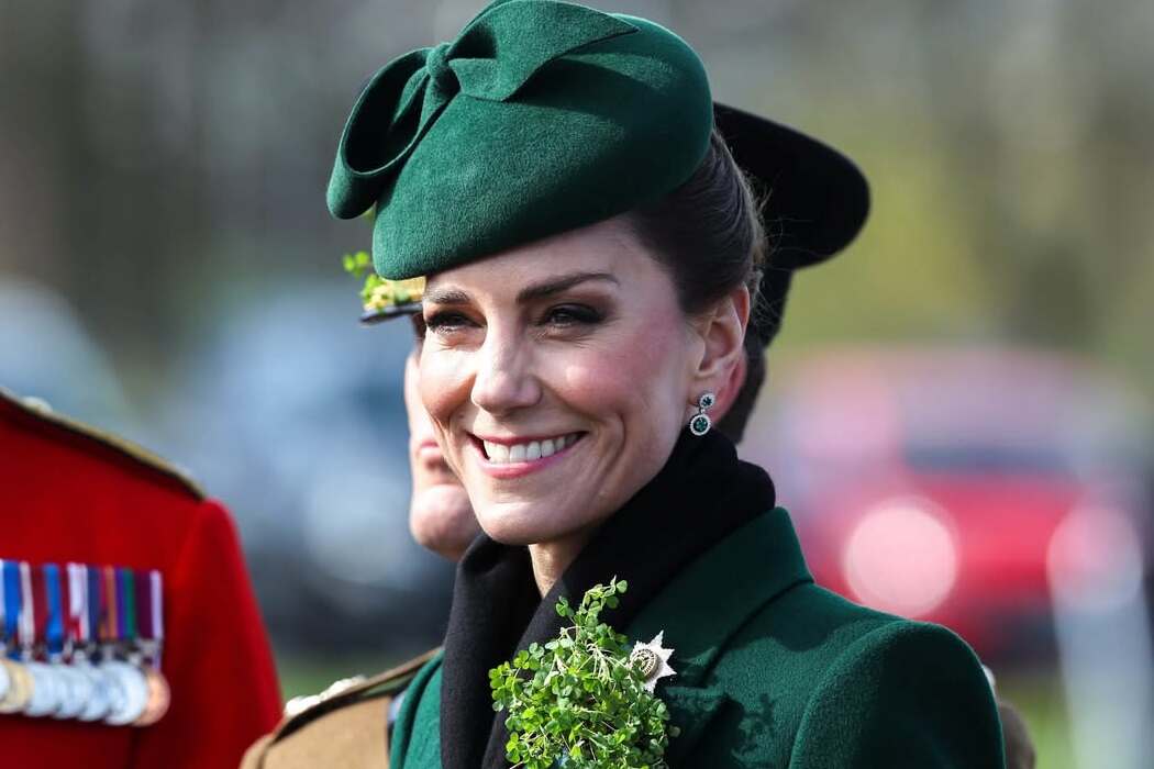 Кейт Миддлтон в изумрудном total look на параде в День святого Патрика