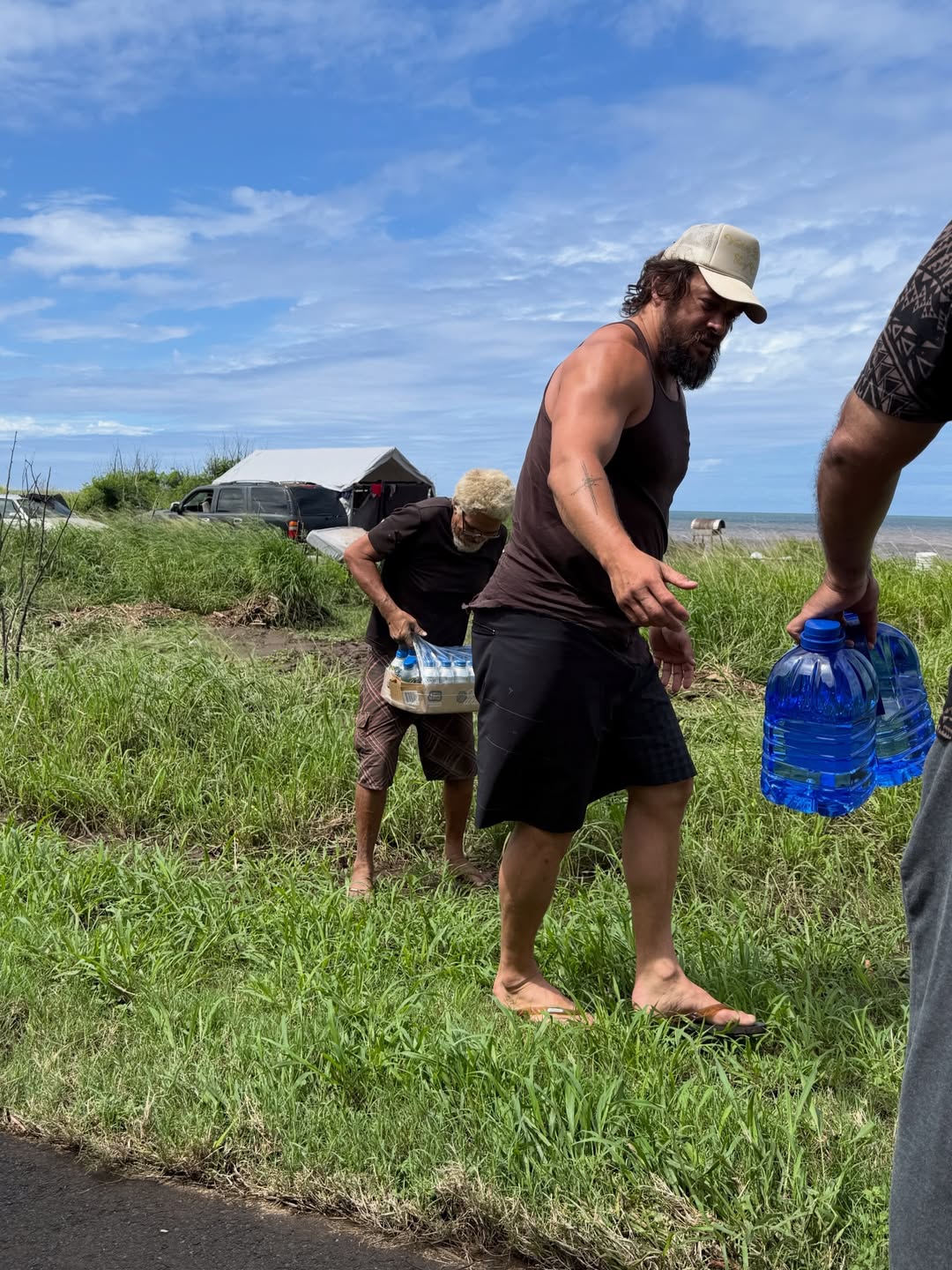 Джейсон Момоа терміново покинув рідні Гаваї
