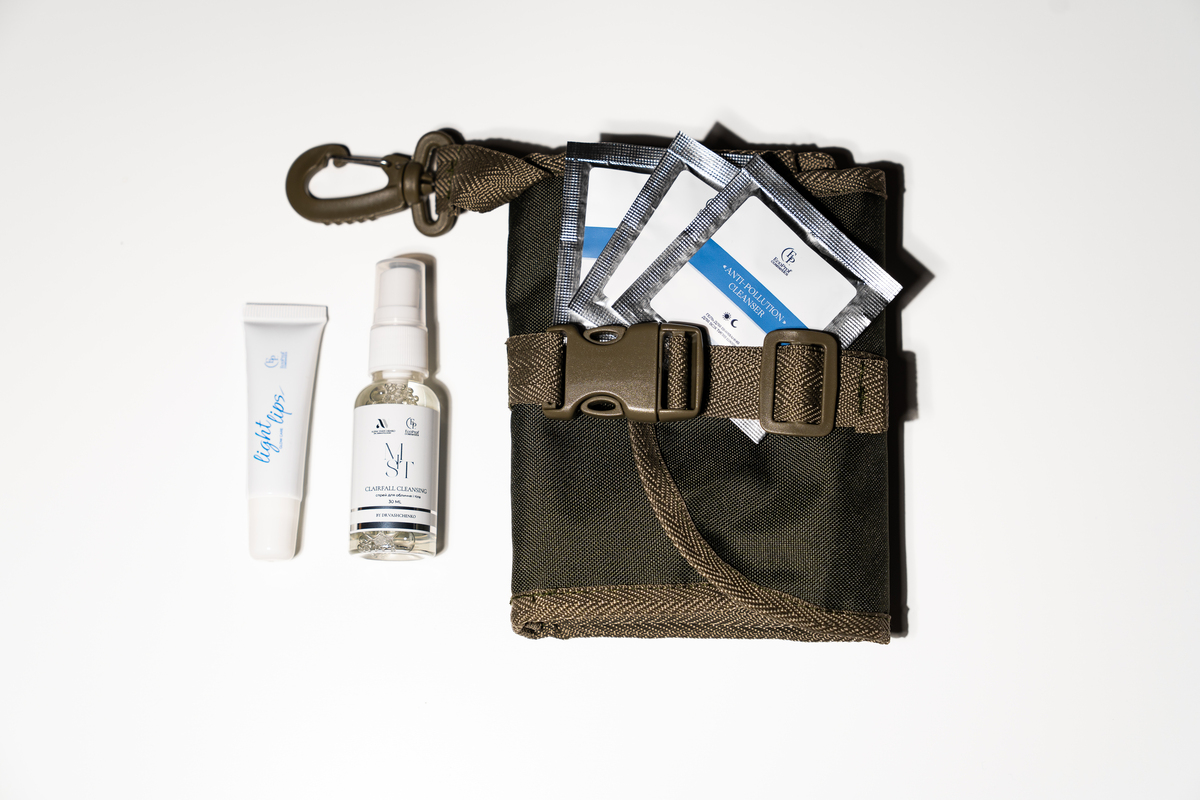 Бренд EcoProf Cosmetics створив косметички для військових