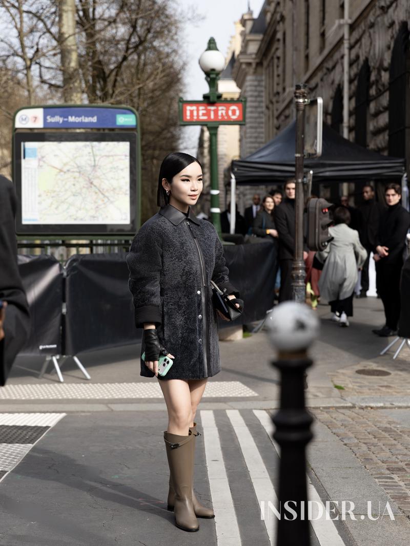 Ексклюзив з Парижа: стрітстайл гостей показу Herm&egrave;s FW’2026/27