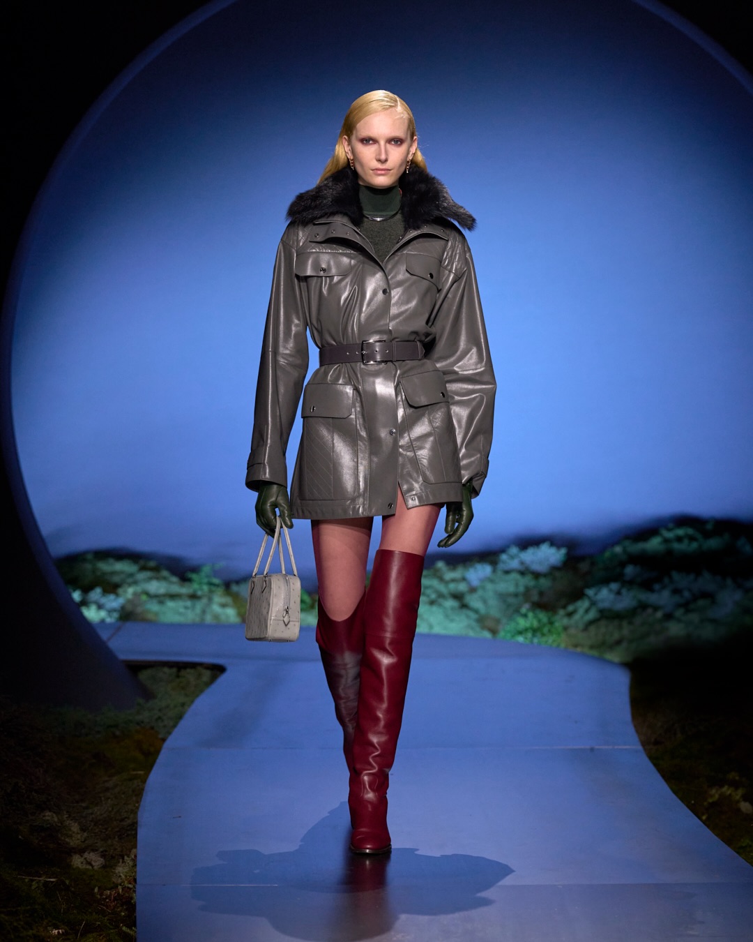 Місячне світло і жокейська естетика: Herm&egrave;s представив колекцію FW`2026