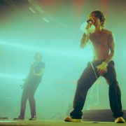 Авторские орнаменты, корсеты и золото: бренд YS Couture дебютировал в Париже