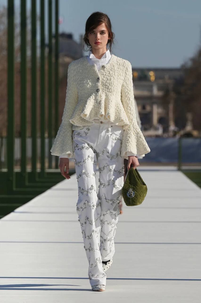 &laquo;Ботанічна&raquo; колекція: Джонатан Андерсон показав лінійку для Dior