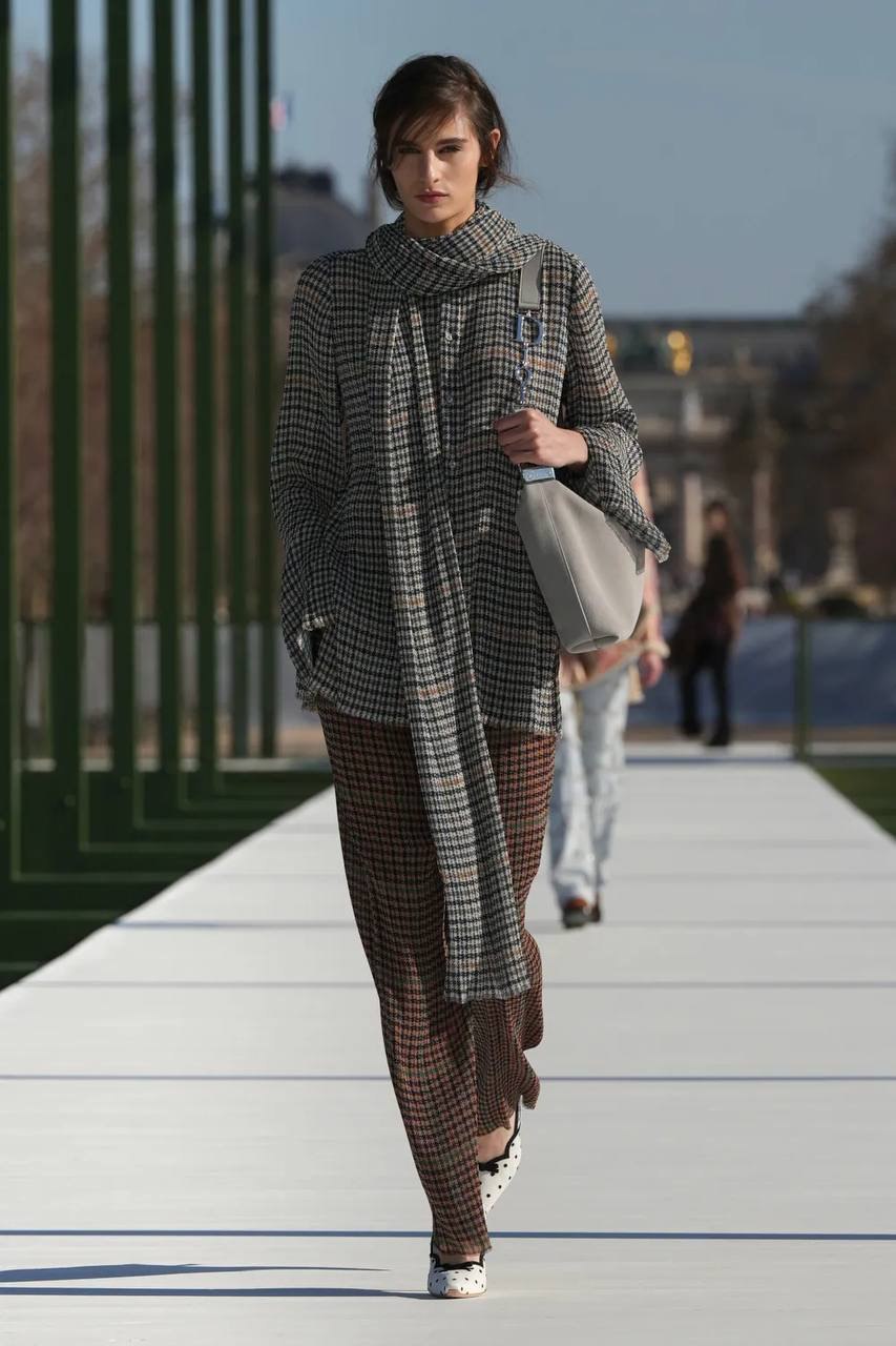 &laquo;Ботанічна&raquo; колекція: Джонатан Андерсон показав лінійку для Dior