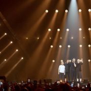 Дакота Джонсон демонструє ідеальний прес у новому кампейні Calvin Klein