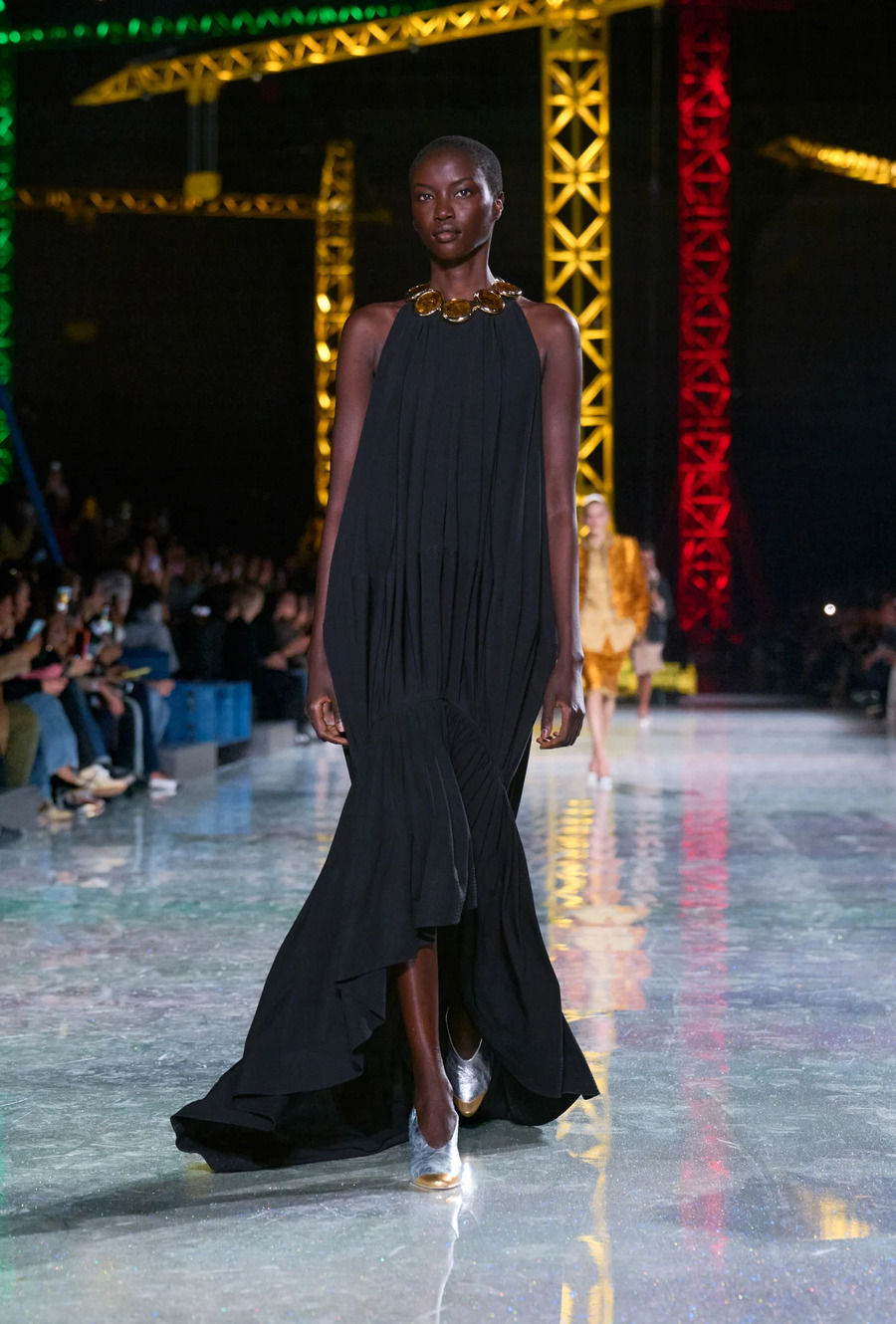 Перетин традицій і футуристичного бачення в колекції Chanel FW &rsquo;26/27