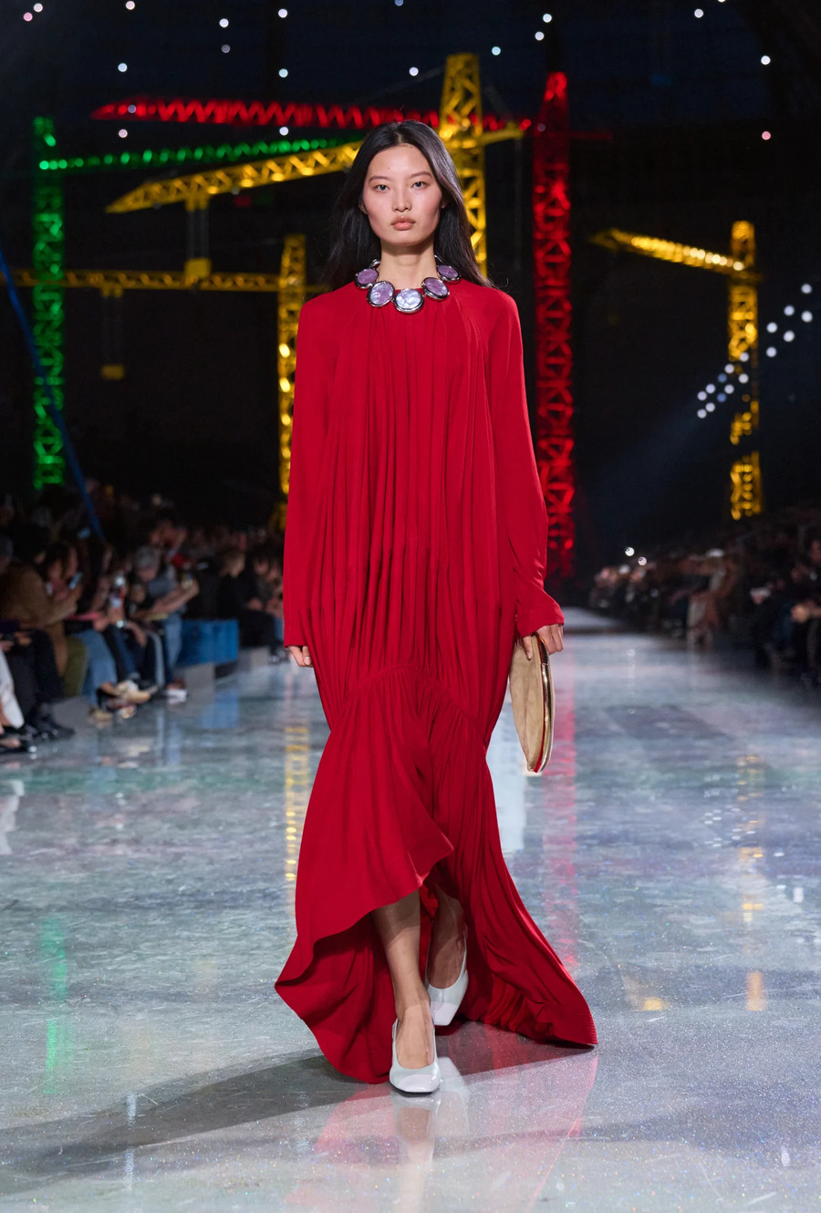 Перетин традицій і футуристичного бачення в колекції Chanel FW &rsquo;26/27