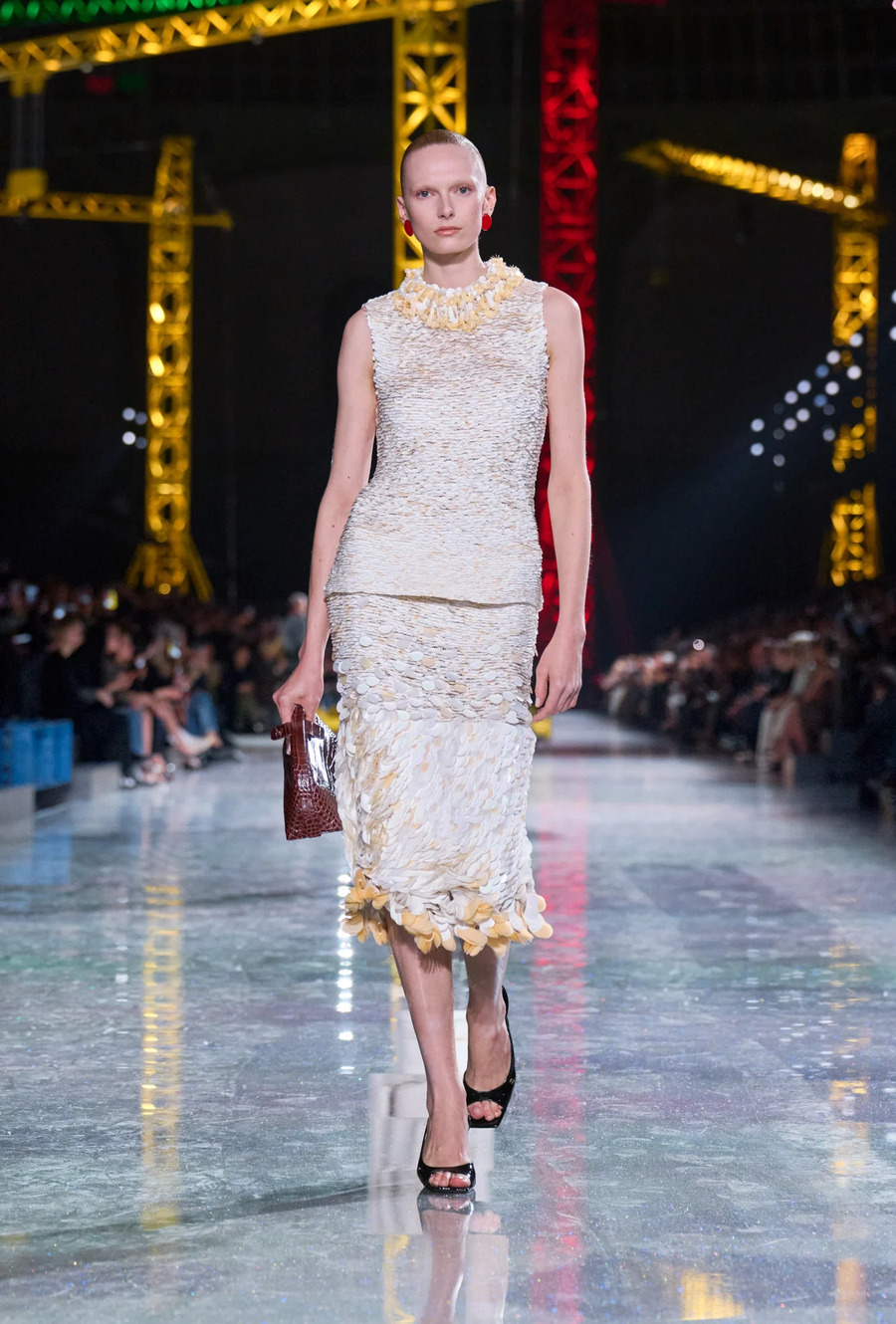 Перетин традицій і футуристичного бачення в колекції Chanel FW &rsquo;26/27