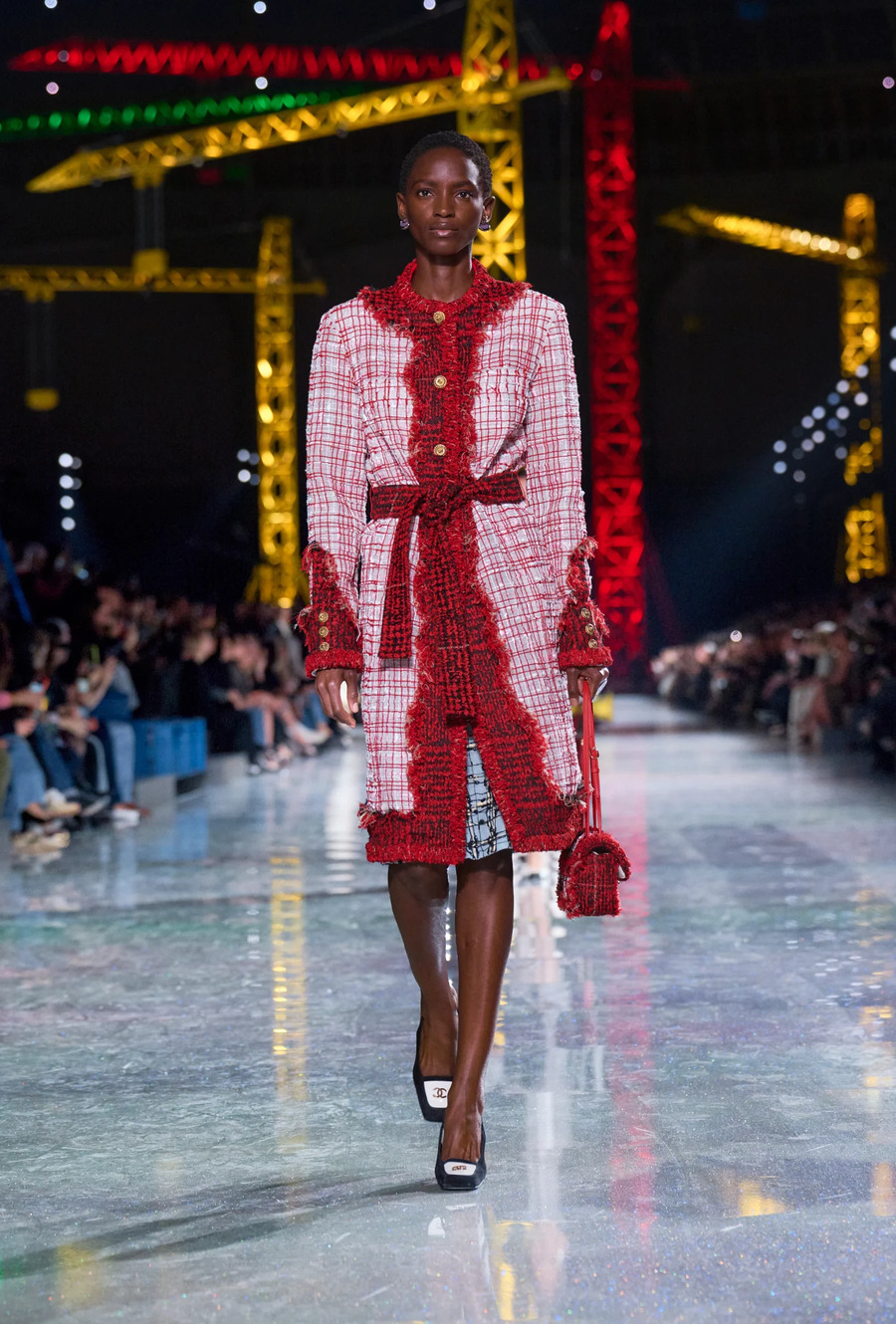 Перетин традицій і футуристичного бачення в колекції Chanel FW &rsquo;26/27