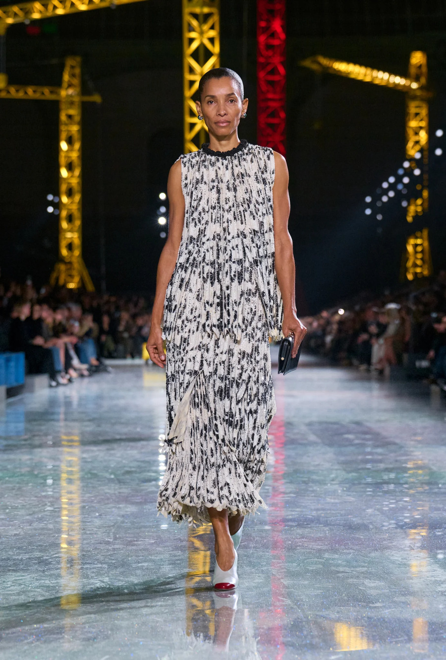 Перетин традицій і футуристичного бачення в колекції Chanel FW &rsquo;26/27