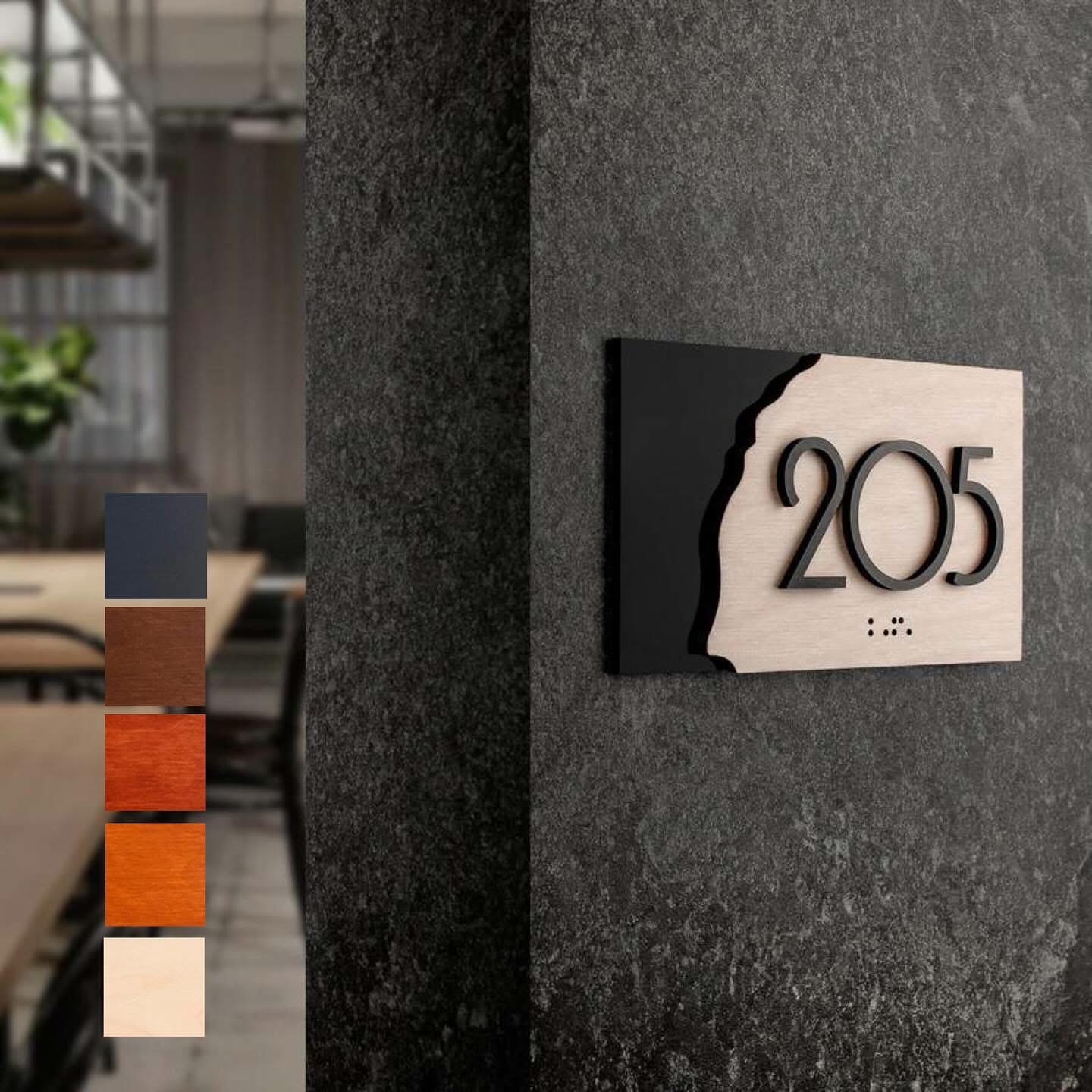 Офісні таблички як частина корпоративного стилю: як не помилитися з вибором