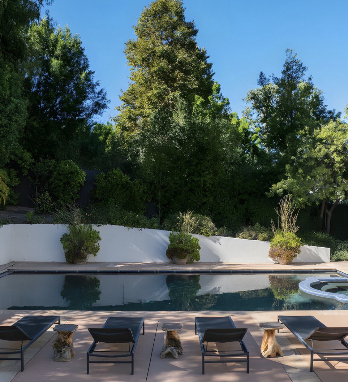 Звездное новоселье: Маколей Калкин с семьей переехал в особняк за $10 миллионов