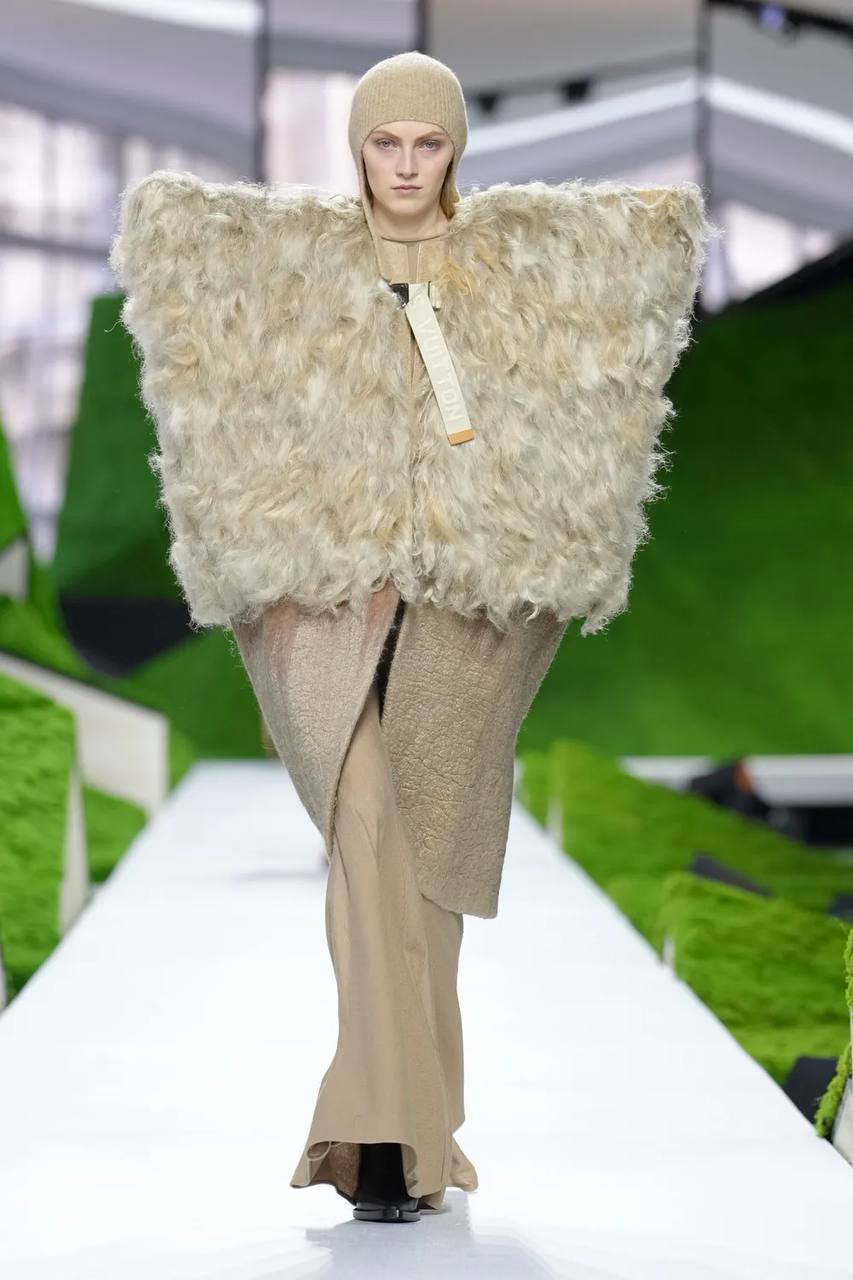 Естетика середньовіччя та гірських народів у шоу Louis Vuitton