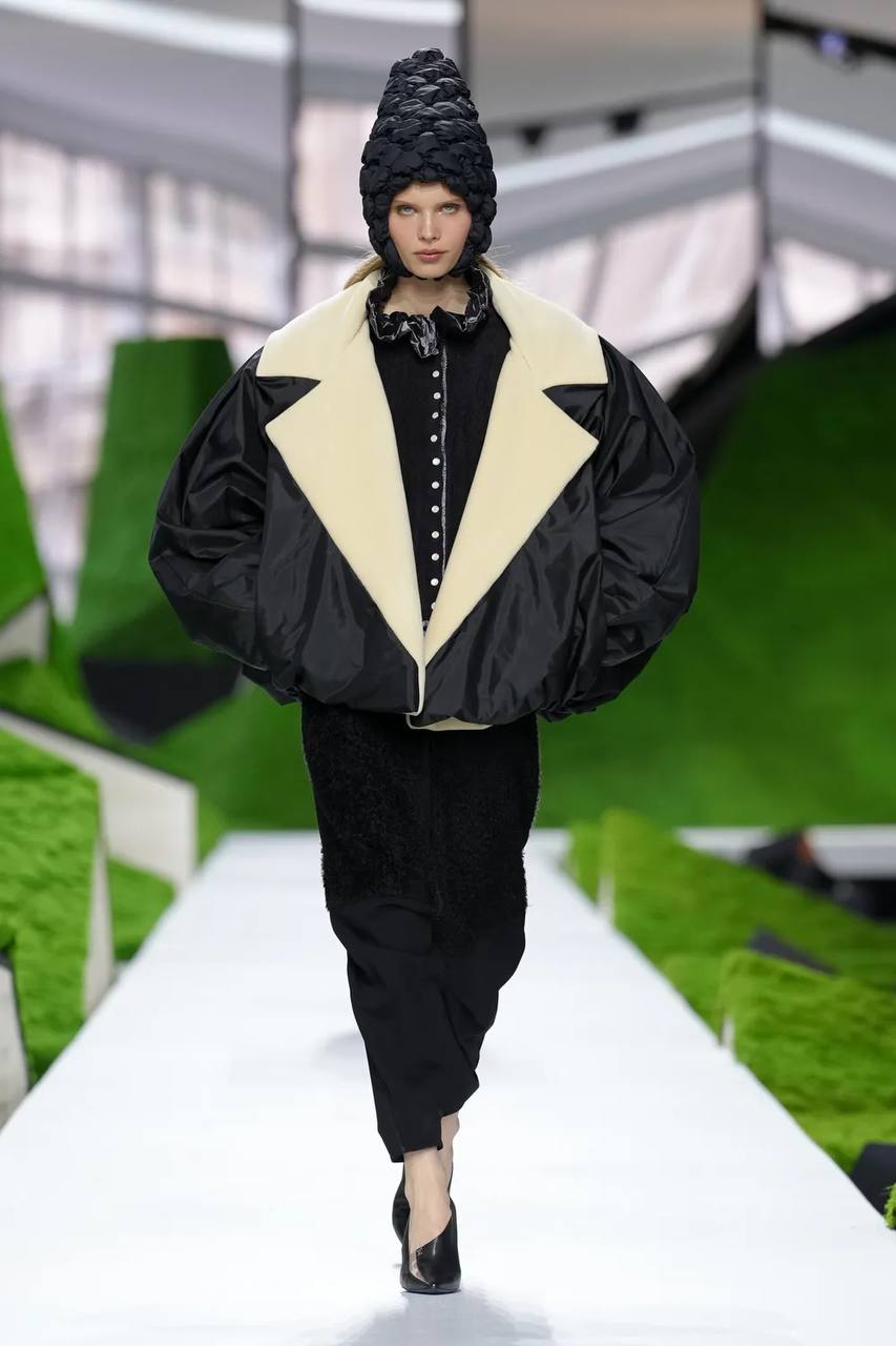 Естетика середньовіччя та гірських народів у шоу Louis Vuitton