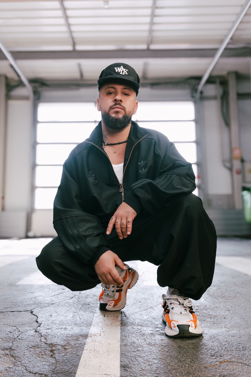 &laquo;одасвобода&raquo;: MONATIK відповів хейтерам новим кліпом