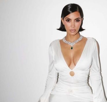 Ким Кардашьян выставила на аукцион свой гардероб из сериала «Всё честно»