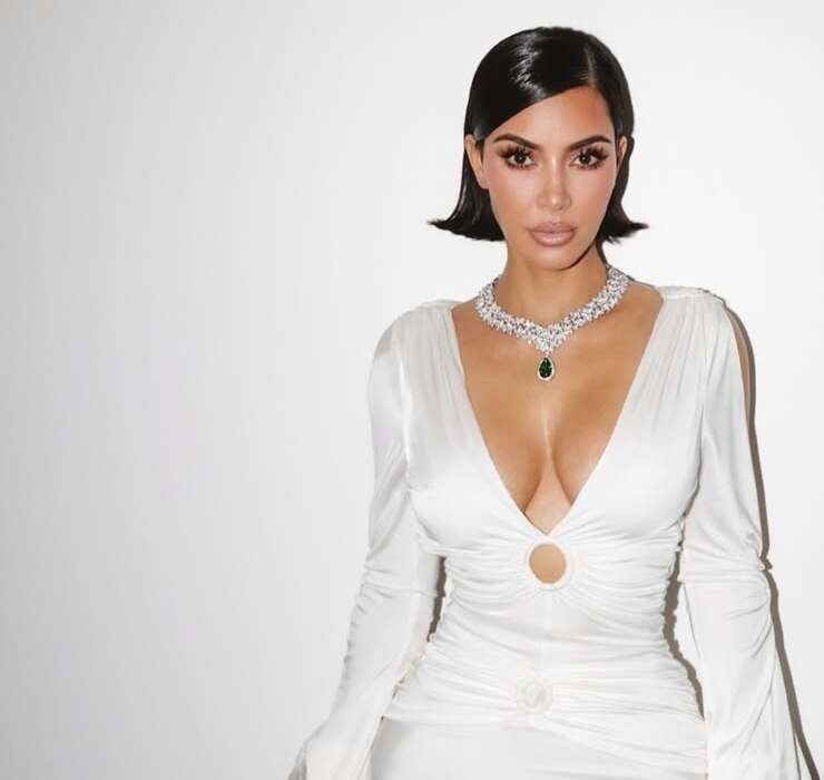 Ким Кардашьян выставила на аукцион свой гардероб из сериала «Всё честно»