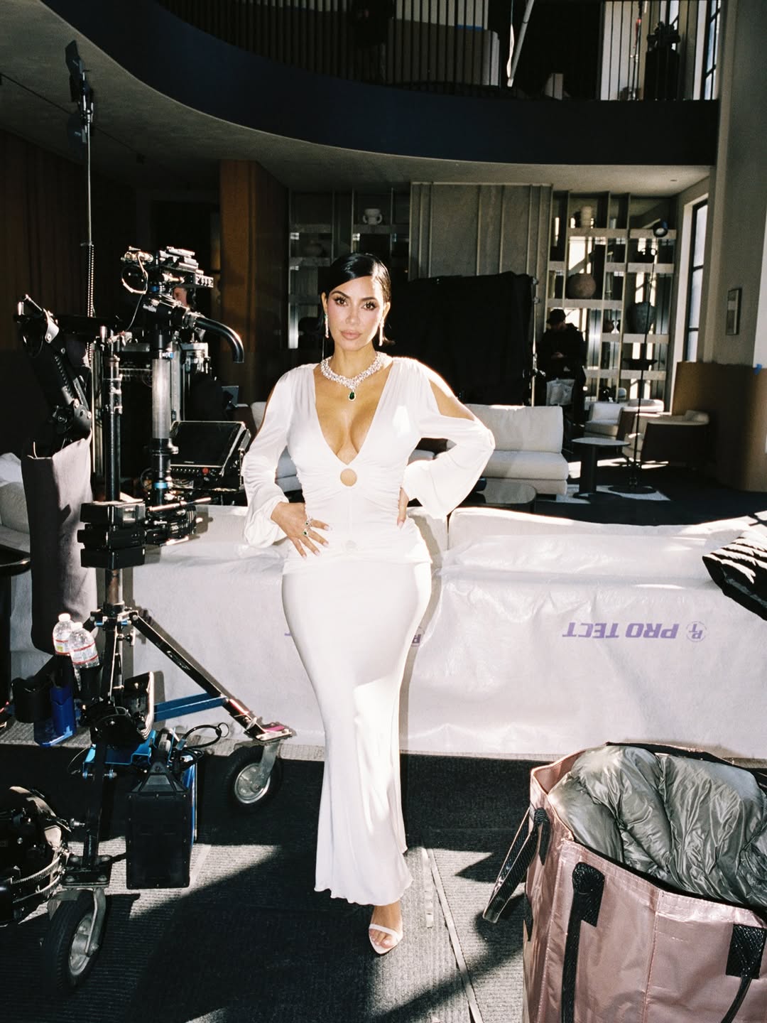 Ким Кардашьян выставила на аукцион свой гардероб из сериала &laquo;Всё честно&raquo;